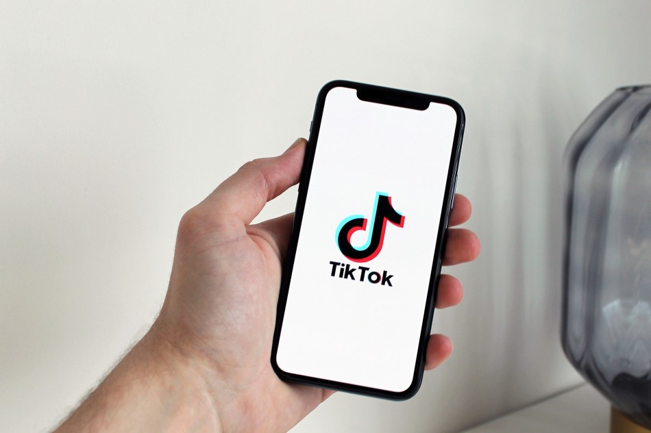 TikTok colocará limite de 1 hora diária de tela para usuários menores de 18 anos