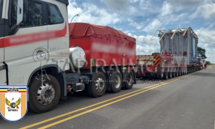 Carreta transportando transformador é retida por trafegar sem autorização na BR-354