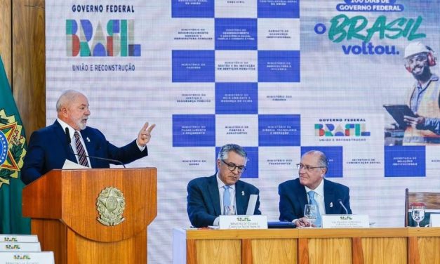 Lula envia ao Congresso nesta terça novo projeto sobre piso de enfermagem