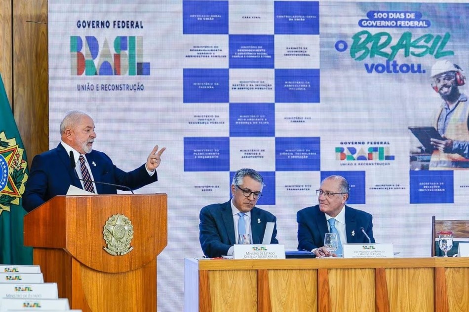 Lula envia ao Congresso nesta terça novo projeto sobre piso de enfermagem