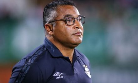 Corinthians encaminha contratação do técnico Roger Machado