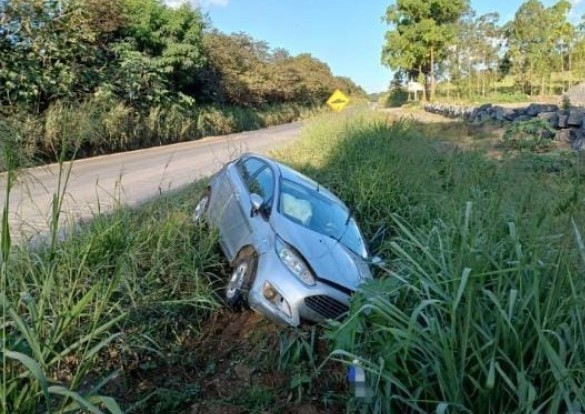 Colisão entre veículos com placas de Formiga e Arcos é registrada na MG-439