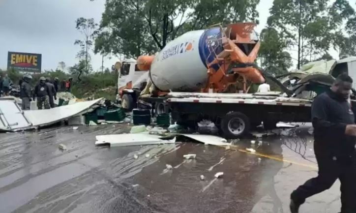 Acidente com morte interdita trecho da BR-356 em Itabirito