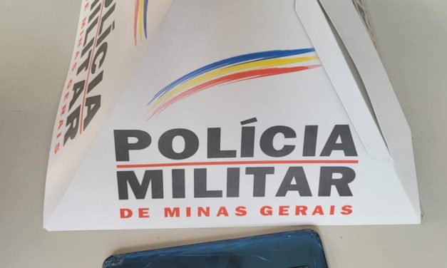 Homem deixa celular furtado em loja de assistência técnica de Piumhi para ‘consertar’, mas dono descobre e chama a PM