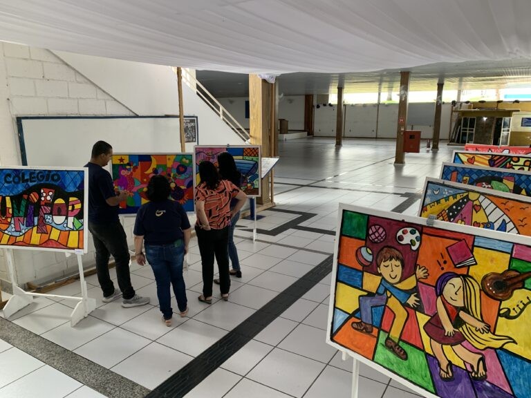 Unifor-MG realiza exposição de arte inspirada em Romero Britto
