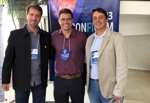 Alunos e professores do Unifor-MG participam de congresso de fisioterapia em Divinópolis