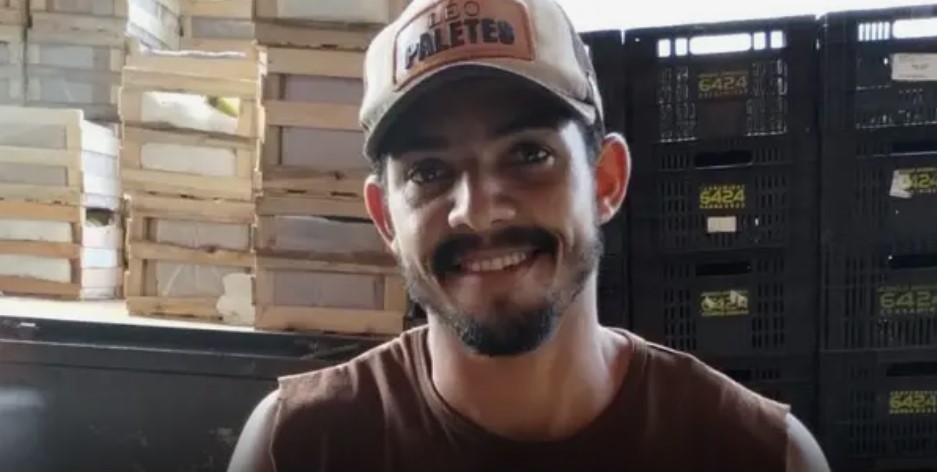 Morador de Betim que come escorpiões vivos diz não ter medo de morrer: ‘Picado 3 vezes’