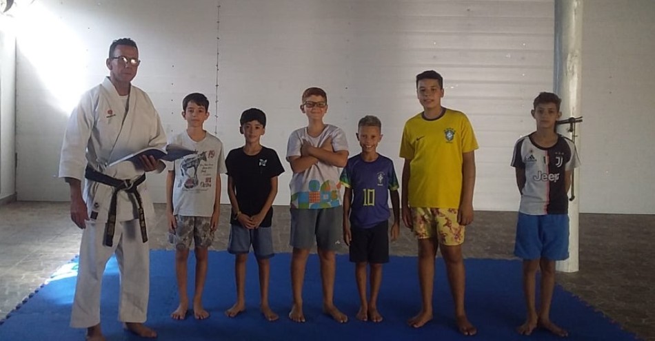 Além de aulas de karatê, Cras farão alerta a alunos sobre abordagem de pessoas desconhecidas