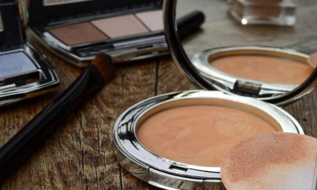 Mulher é presa após furtar R$ 1.500 em produtos de salão de beleza