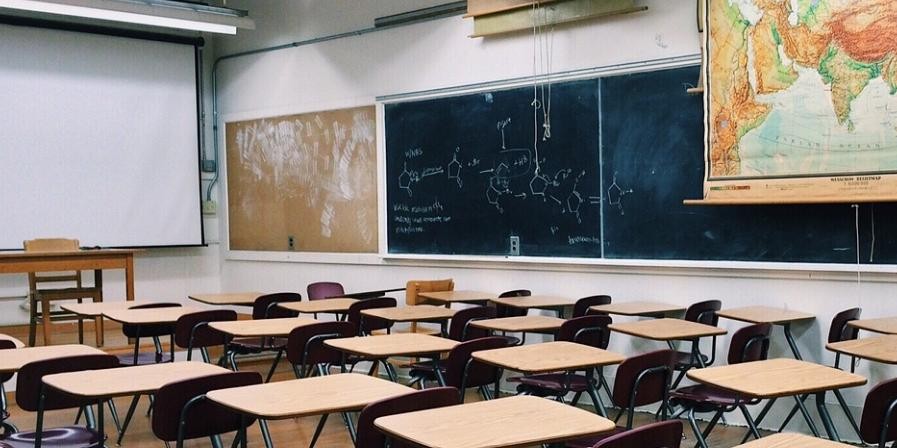 Governo de Minas anuncia concurso público com 19,8 mil vagas para a educação