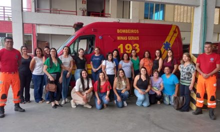 Bombeiros ministram treinamento de primeiros socorros para servidores da Educação Infantil de Formiga