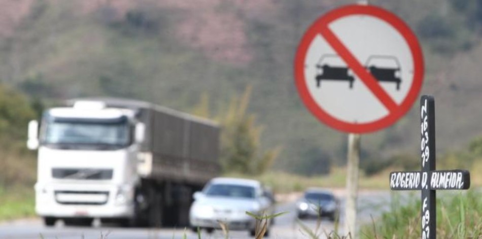 Veículos de carga terão restrições de circulação em rodovias de Minas no feriadão