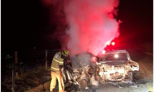Uma pessoa morre e quatro ficam feridas em acidente na MGC-120