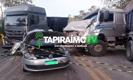 Jovem fica ferido após acidente entre carro e duas carretas na MG-050