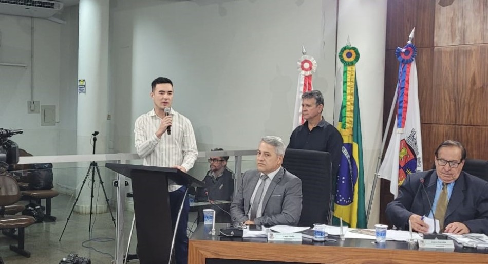 Deputado federal Pedro Aihara visita a Câmara Municipal
