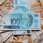 Brasileiro trabalhou até o dia 27 de maio só para pagar impostos