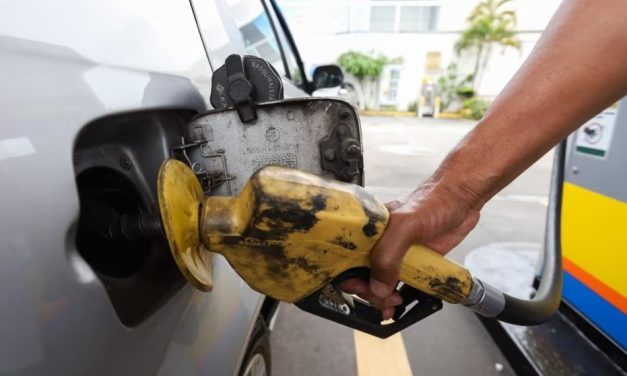 Redução da gasolina começa a valer neste sábado, após corte da Petrobras