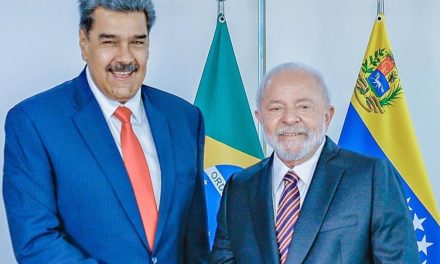 Mesmo após críticas de líderes vizinhos, Lula reafirma apoio a Maduro