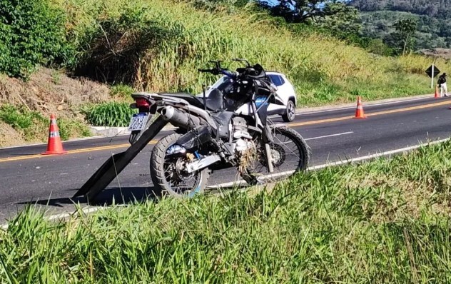 Motociclista morre após ser atingido por Van no Sul de Minas