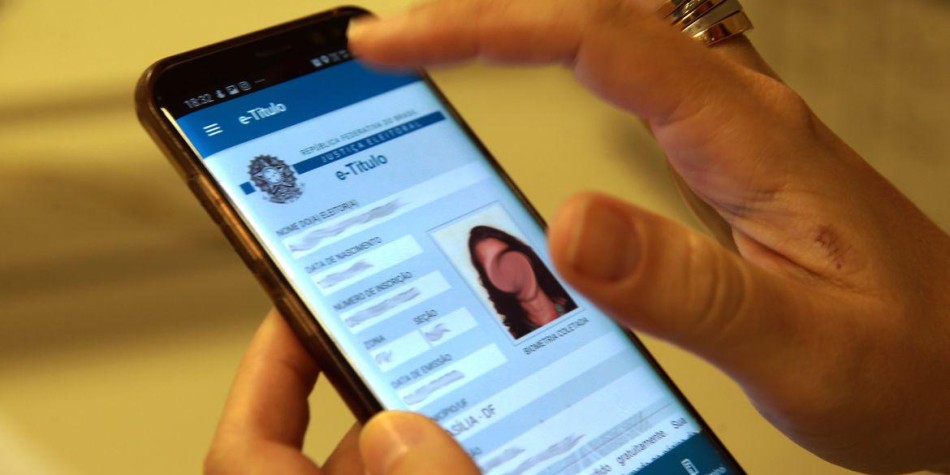 Jovens que completaram 15 anos já podem tirar título de eleitor