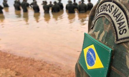 Marinha realiza maior operação militar em Minas Gerais na região de Furnas