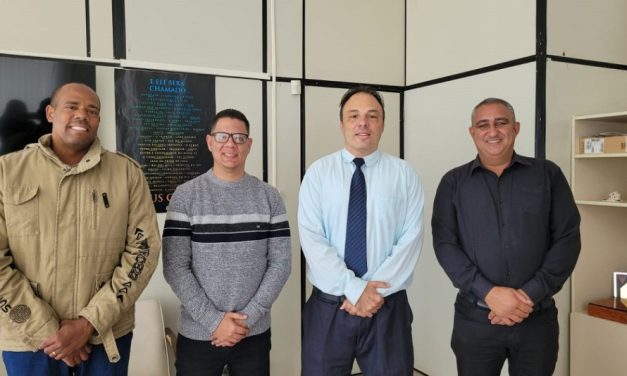 Vereadores recebem visita do presidente da OAB