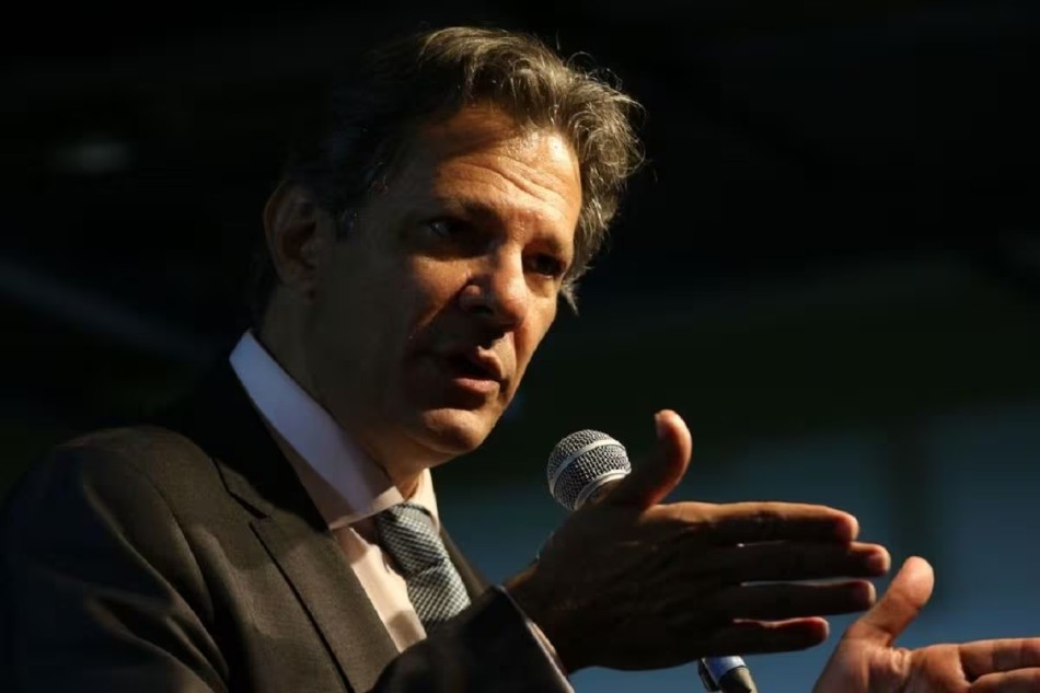Reforma administrativa: Haddad defende limitar salários do serviço público