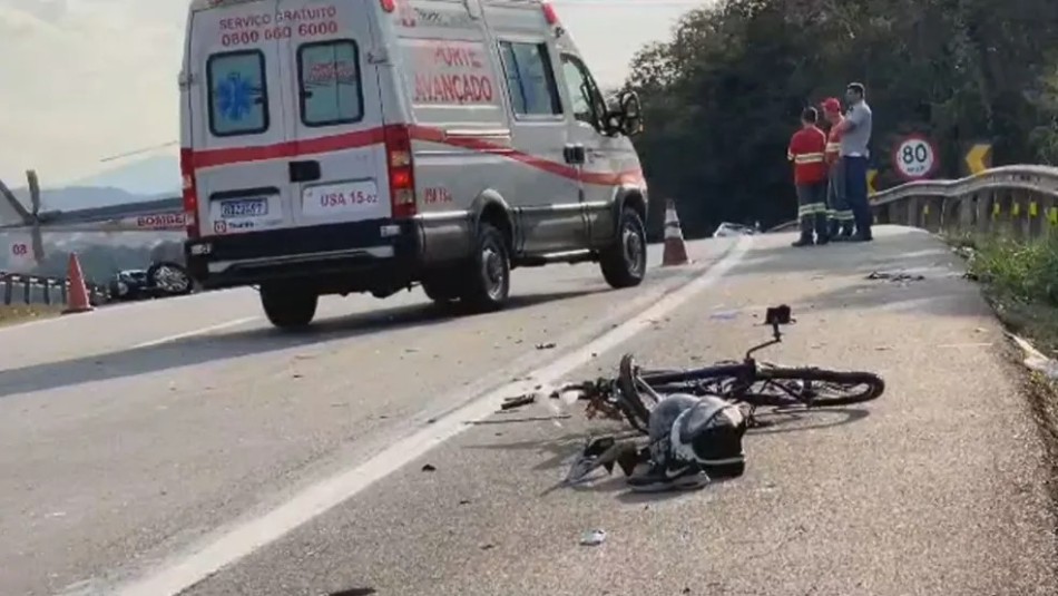 Acidente entre carro, motocicleta e bicicleta deixa uma vítima fatal e dois feridos na BR-262