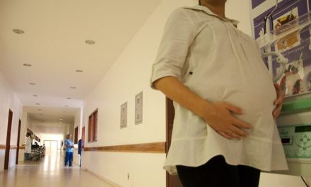 Sancionada lei que garante mais exames para gestantes no SUS