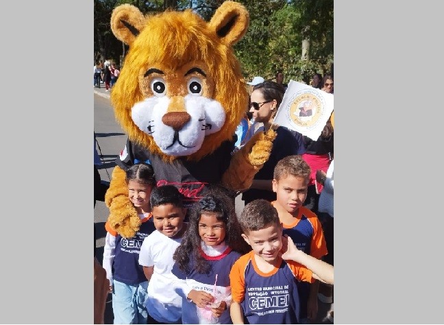 PROERD recebe reconhecimento das Escolas Municipais durante Desfile Cívico no aniversário de Formiga