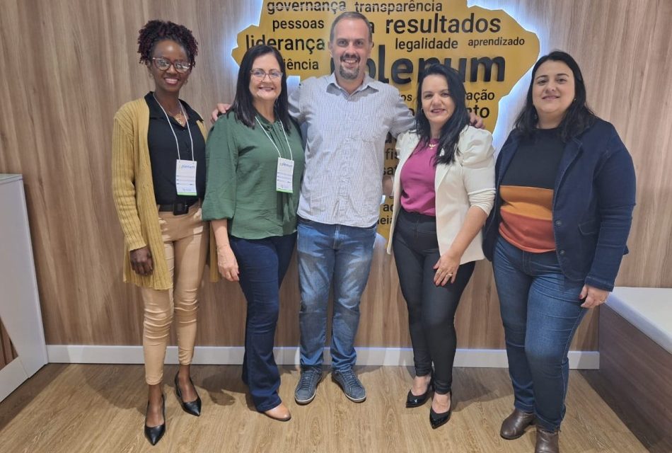 Servidoras da Câmara de Formiga participaram do Seminário de Comunicação Pública