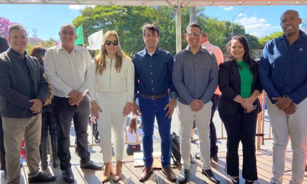6 de junho: Vereadores prestigiam desfile cívico dos 165 anos de Formiga
