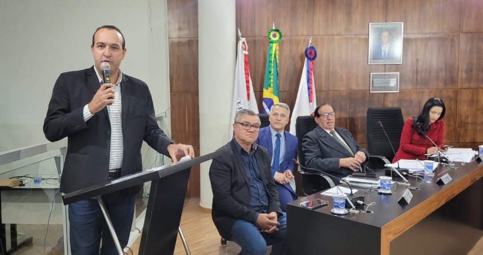 Vereadores de Piumhi e de Itatiaiuçu visitam a Câmara de Formiga