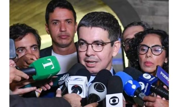 Reforma do Imposto de Renda chegará ao Congresso em agosto, diz líder do governo