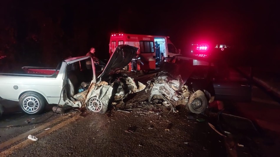 Acidente envolvendo dois veículos deixa um morto e dois feridos na MG-050, em Itaúna