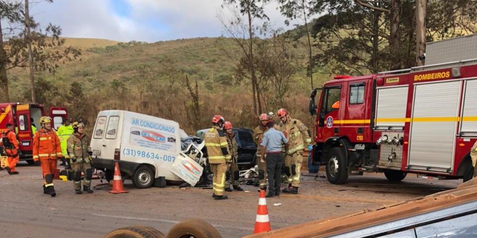 Acidente envolvendo três veículos deixa um morto e um ferido na BR-040
