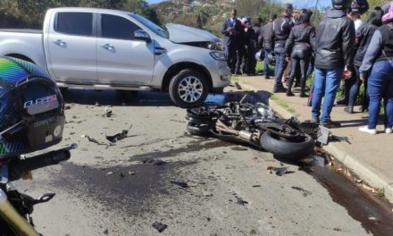 Motociclista é arremessado em ribanceira após bater em caminhonete na BR-356