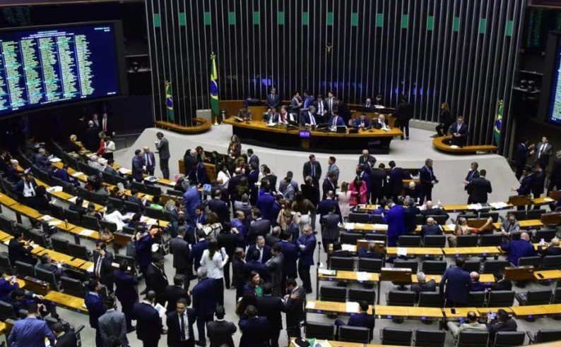 Câmara aprova texto da reforma tributária em 2º turno