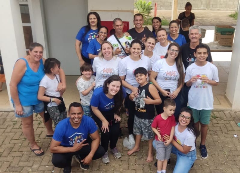 Cras 4 promove tarde recreativa em parceria com o grupo Família Formiga Azul