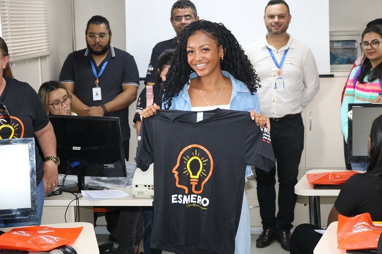 Realizada em Formiga abertura dos cursos profissionalizantes do Projeto Esmero Senac Móvel