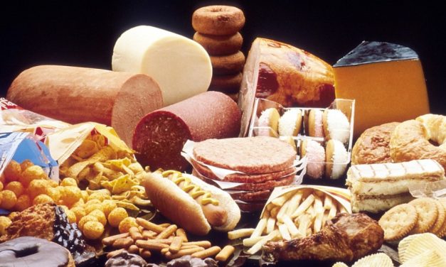 Pesquisa associa alimentos processados e ultraprocessados a 25 tipos de câncer
