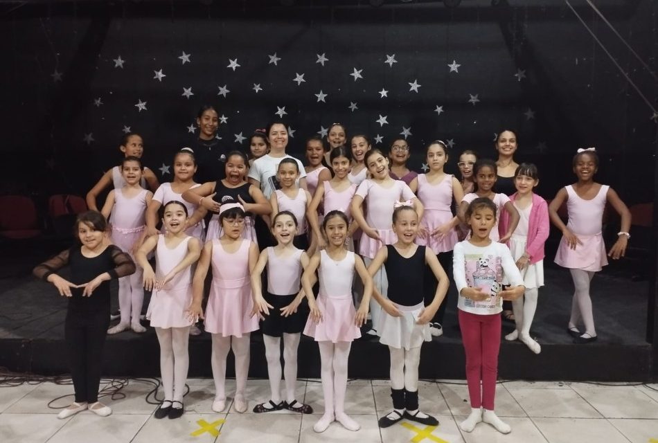 Bailarina Lara Coutinho se apresentará em Formiga nesta terça-feira