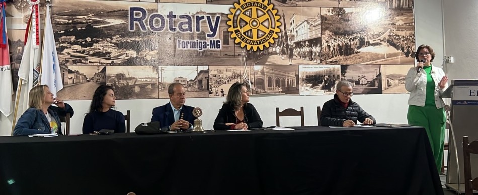 Rotary aborda autismo e deficiência intelectual em reunião