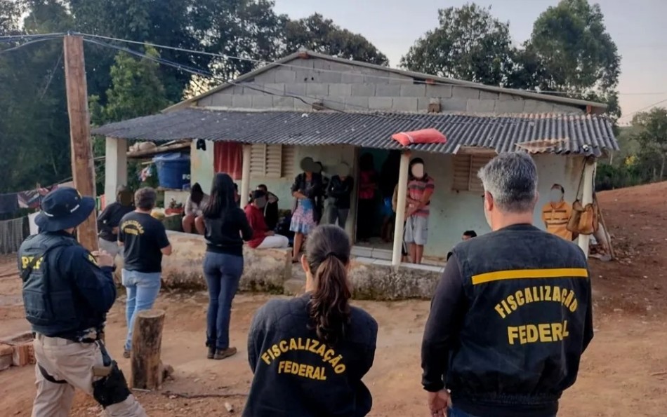 Trabalhadores e filhos são resgatados em situação análoga à escravidão em fazenda de café no Sul de Minas
