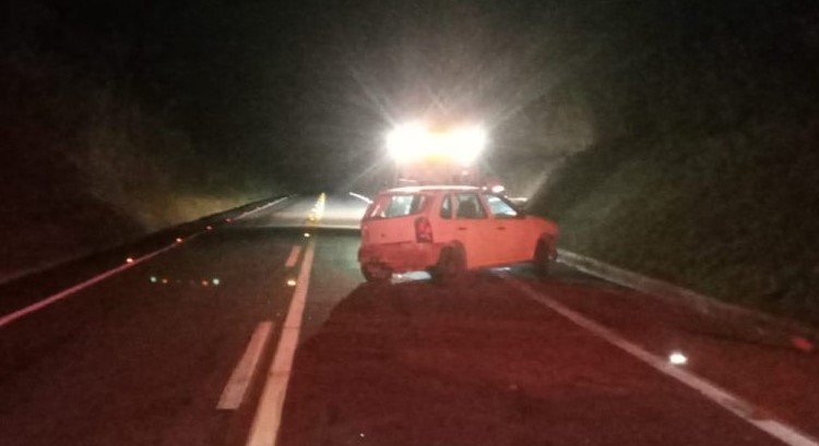 Condutor com CNH vencida e veículo irregular se envolve em acidente na MG-050, em Formiga