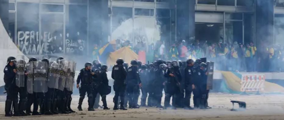 Inquérito militar responsabiliza governo Lula por erros nos ataques de 8 de janeiro