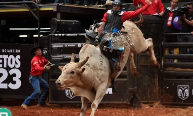 Divinopolitano Matheus Henrique é campeão do rodeio Júnior em Barretos
