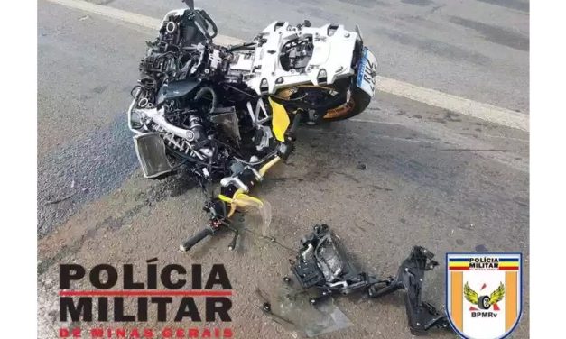 Motociclista morre em batida frontal com caminhão em MG