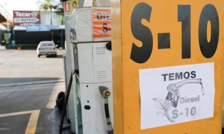 Diesel sobe acima de R$ 7 em postos de 11 Estados e chega a custar R$ 8 em SP