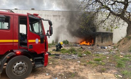 Homem morre carbonizado em Divinópolis